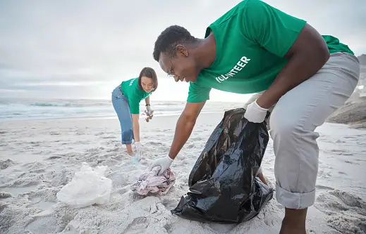 How to Plan the Perfect Beach Cleanup Event In 2023